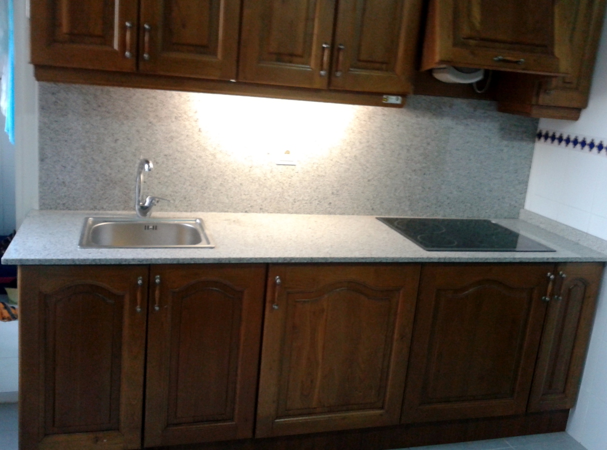 SUSTITUCION ENCIMERA GRANITO