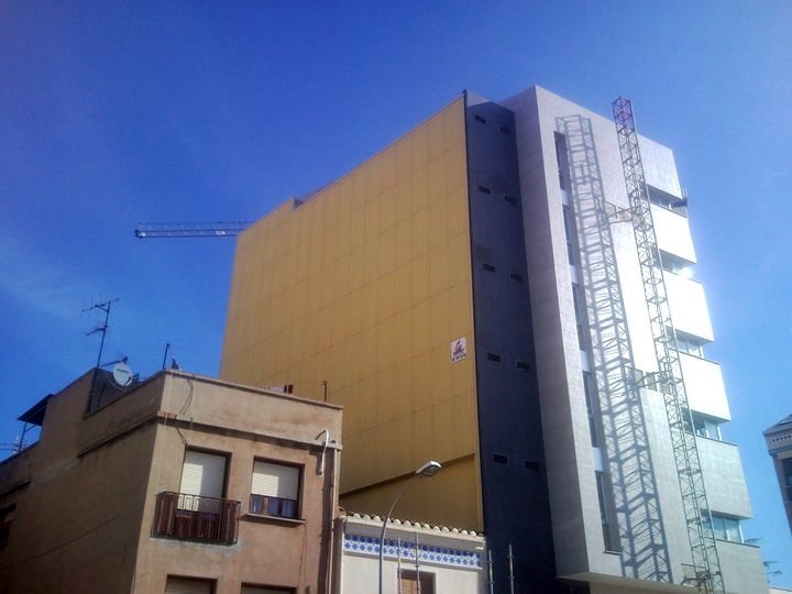 tabique pluvial en color marfil