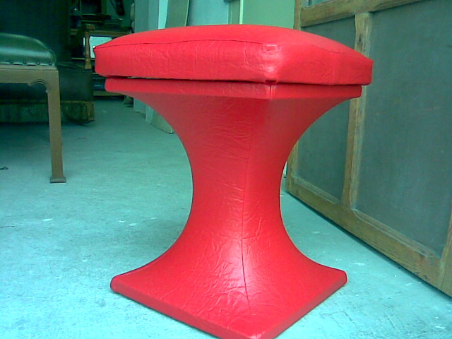 taburete pedestal de skay