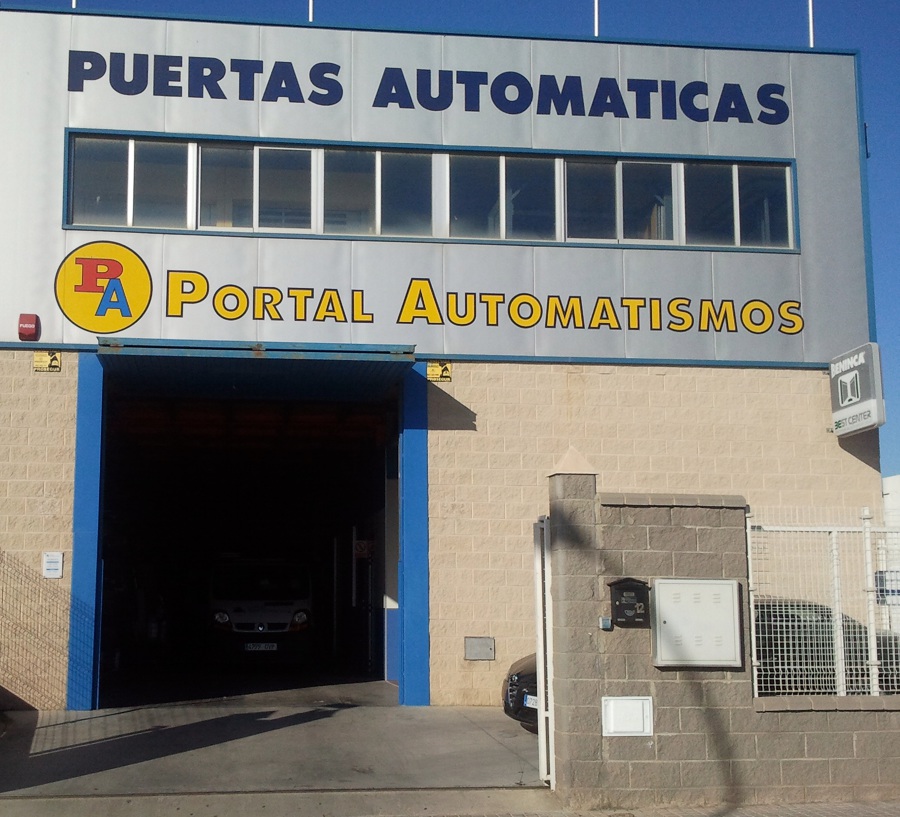 PROINED, realiza proyecto de Taller y Comercio de Puertas automáticas.