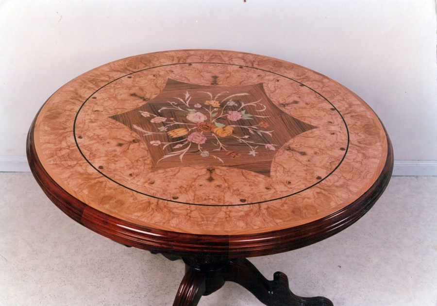 Tapa de mesa de marqueteria.