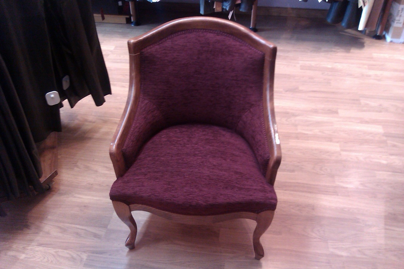 Tapizado de butaca clásica para tienda en Cambrils