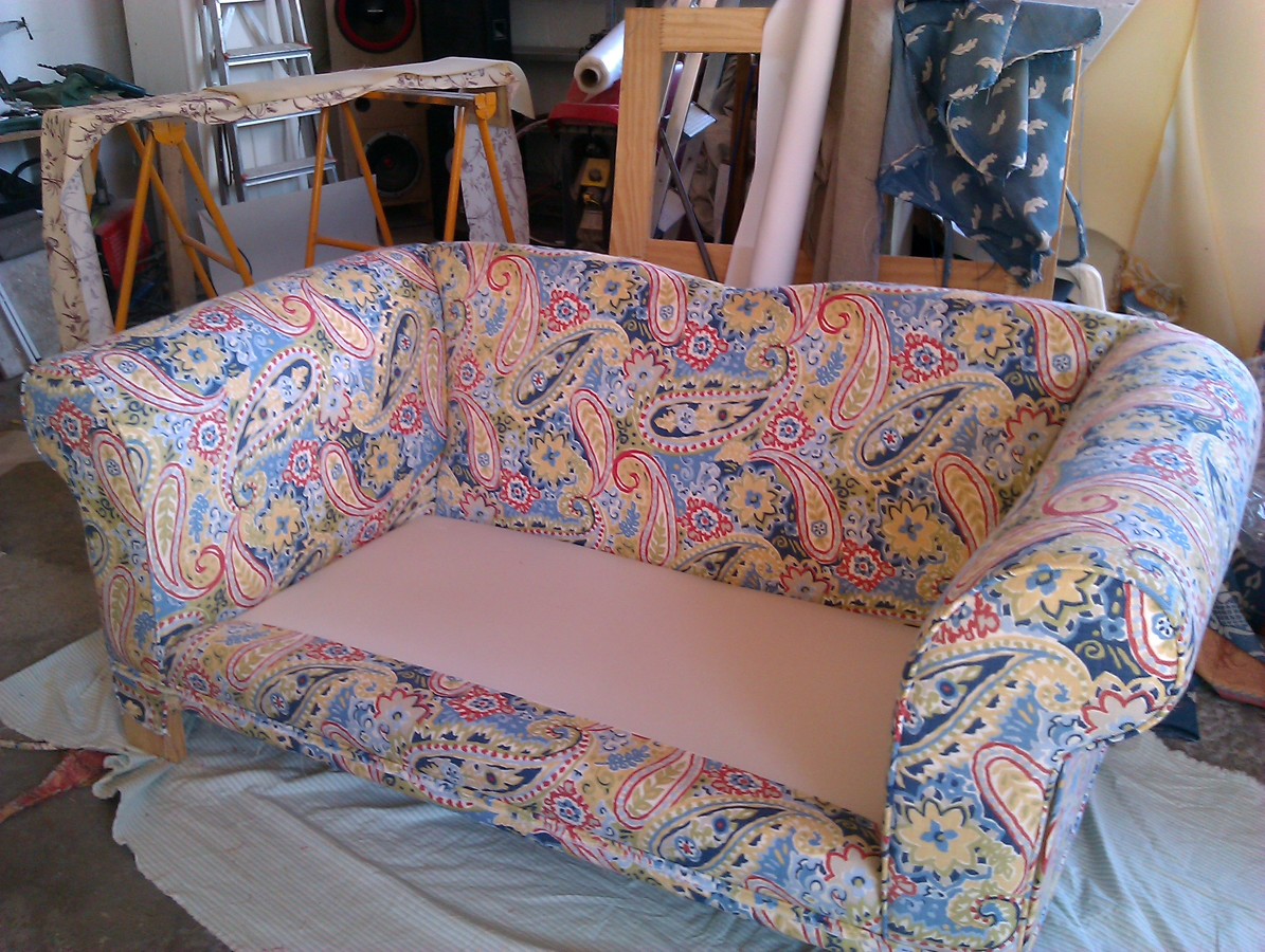 TAPIZANDO UN SOFA