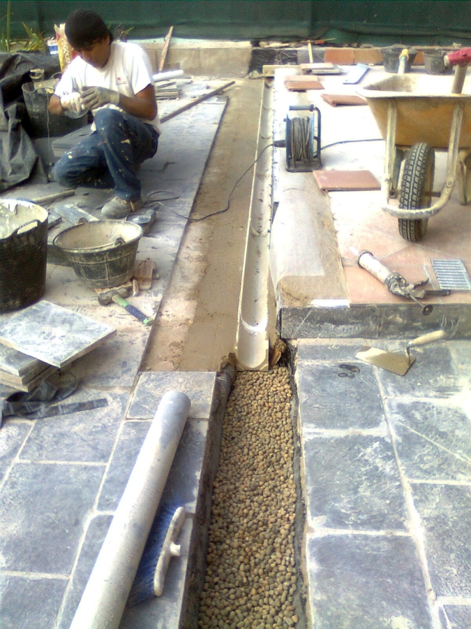 Tareas de evacuación de aguas a saneamiento