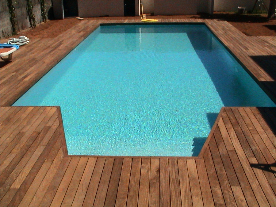 Tarima de Ipe en piscina (Bétera)