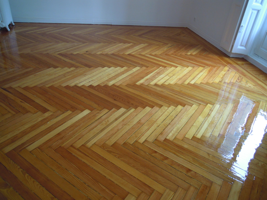 Tarima de Pino Melly