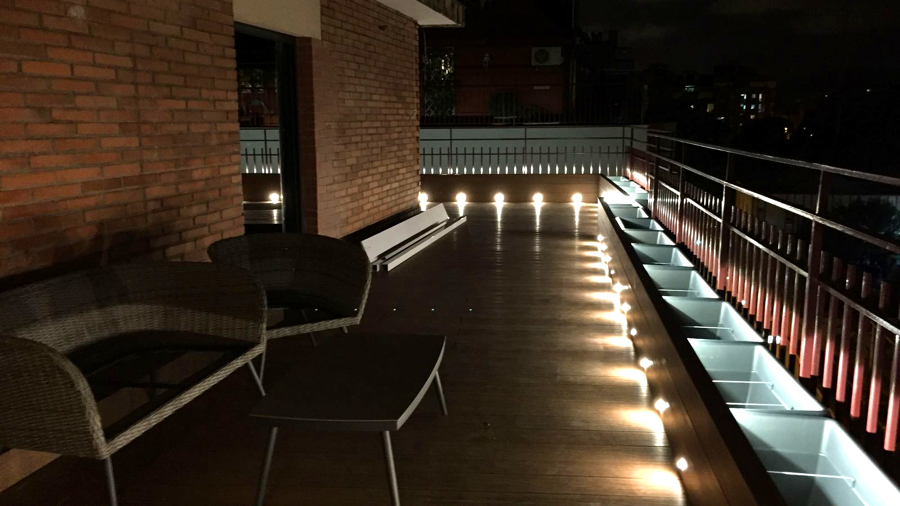 tarima exterior, iluminación exterior,