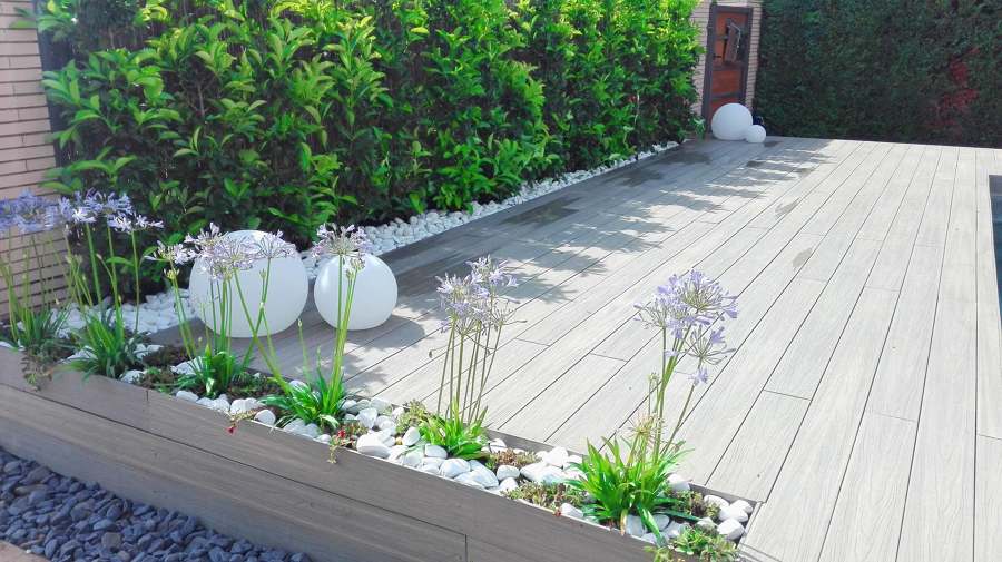 tarima exterior sintetica, jardineria