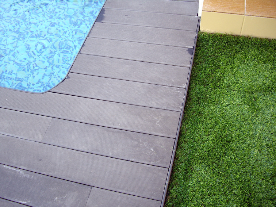 TARIMA EXTERIOR SINTETICA Y CESPED ARTIFICIAL