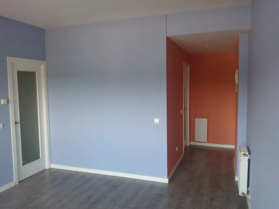 tarima flotante, alisado y pintura