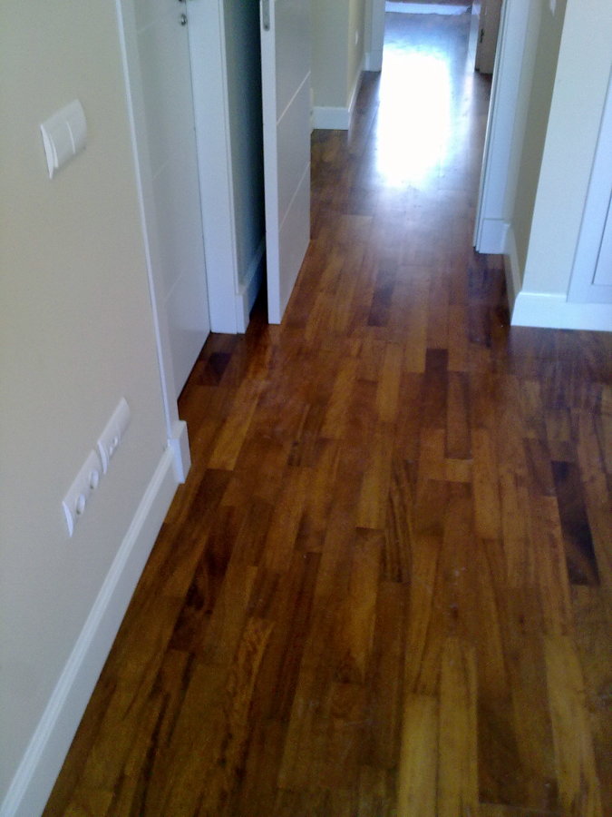 Tarima flotante de madera natural