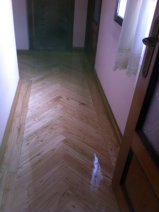 TARIMA PASILO ESPIGA 