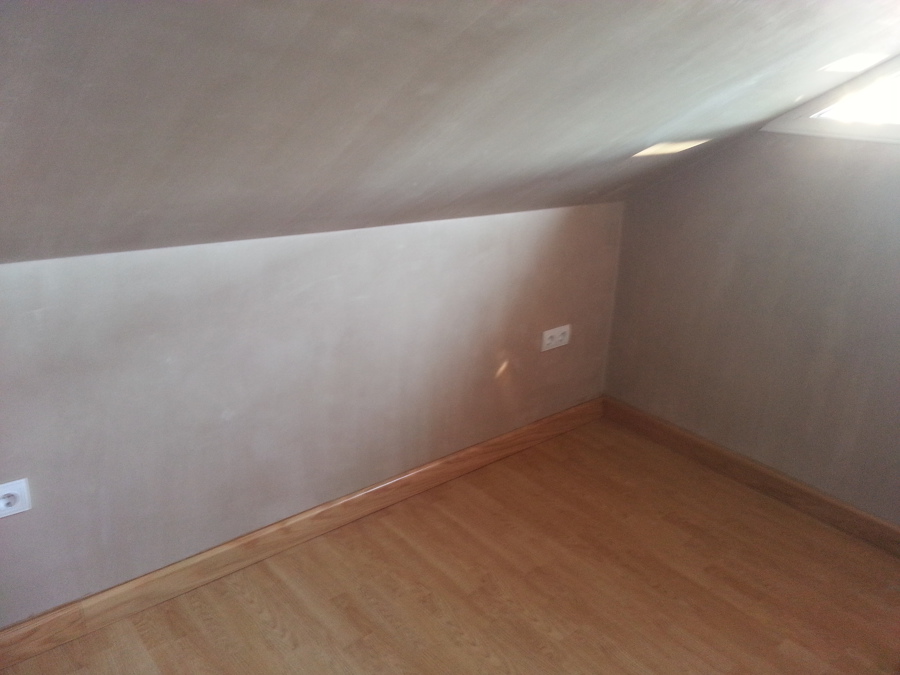 tarima y perlita en paredes