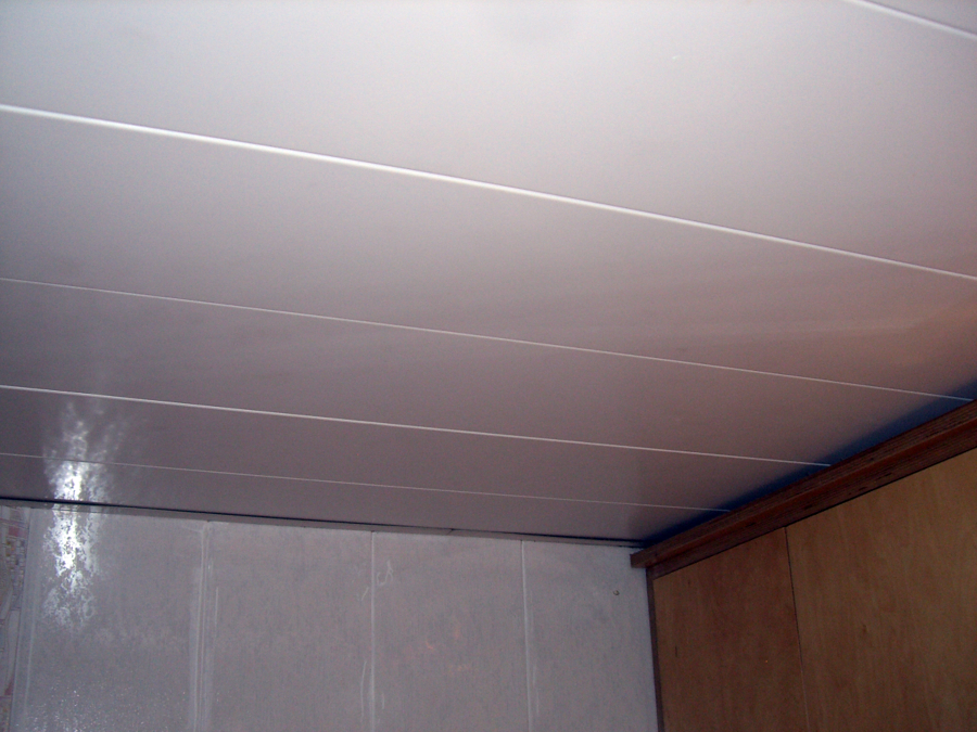 Techo de aluminio en baño