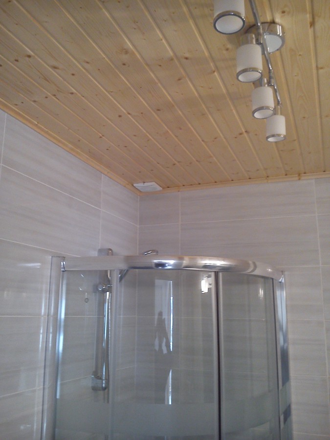 techo de madera refoma de cuarto baño