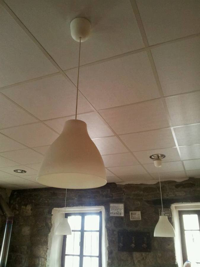 Techo registrable en bar.