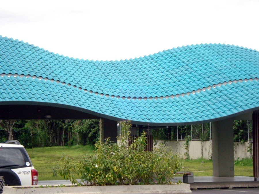 Teja plástica flexible