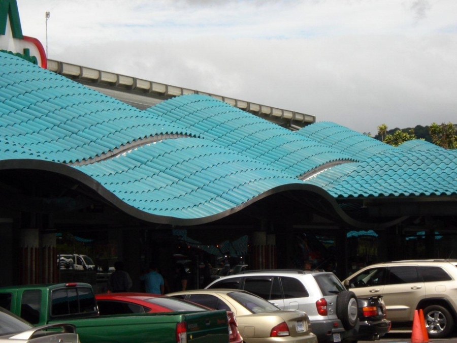 Teja plástica para exteriores en grandes aparcamientos