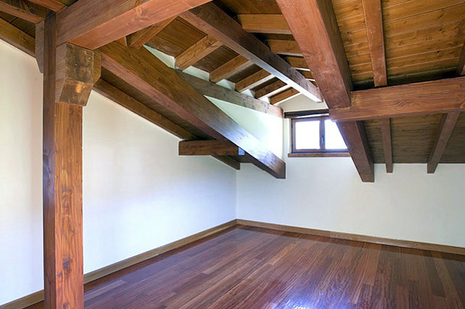 Tejado e interior de buhardilla