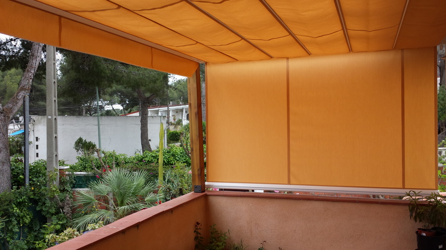 TOLDO PALILLERO CON TELON LATERAL