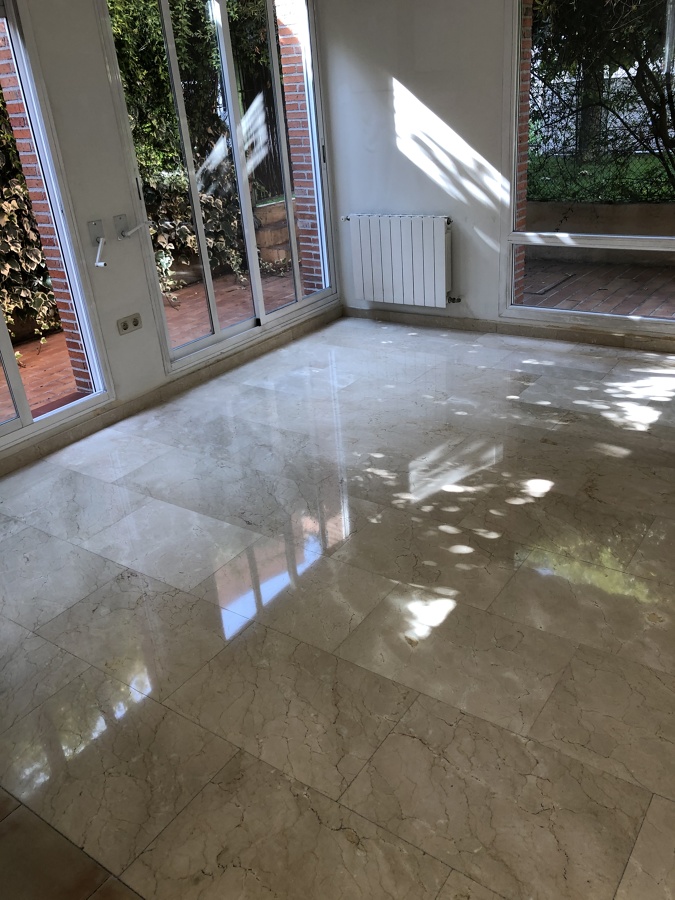 PULIDO Y ABRILLANTADO DE SUELO DE MARMOL