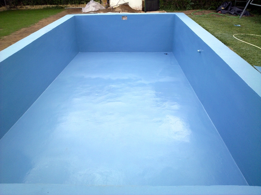 TERMINACION CON POLIUREAS DE PISCINA DE 30 AÑOS