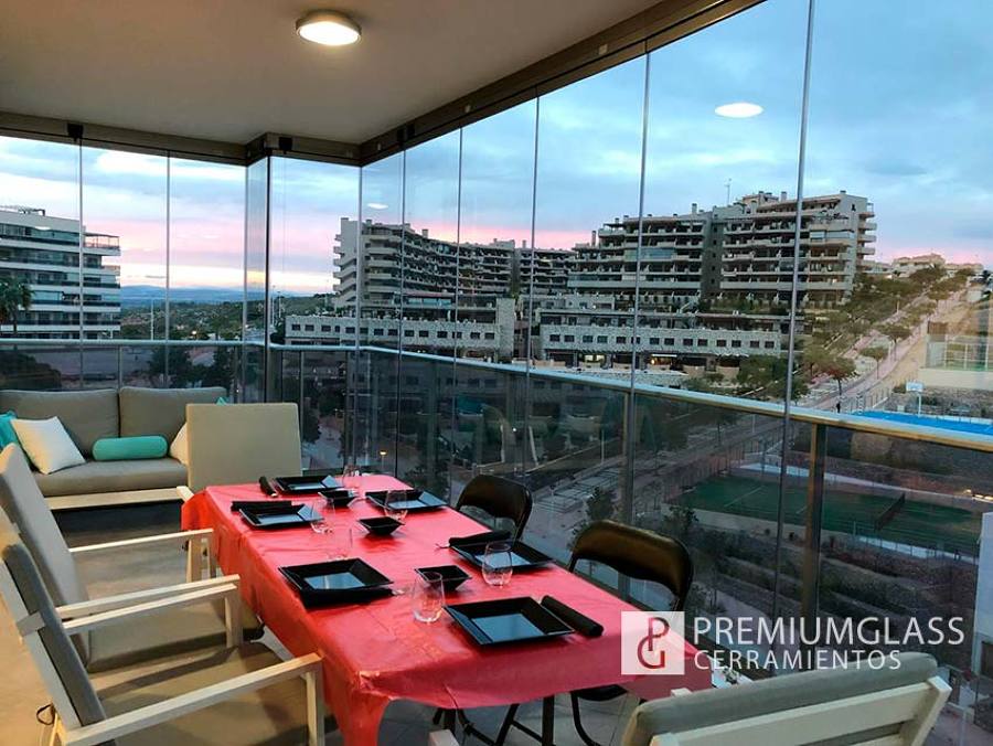 Cerramiento de cristal en Arenales del Sol