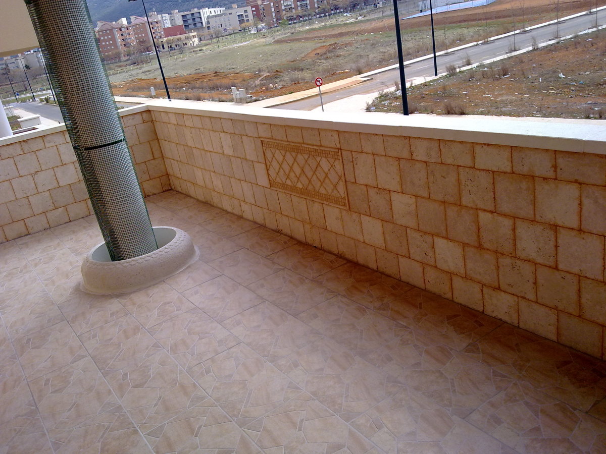 TERRAZA MARMOL TRAVERTINO NATURAL