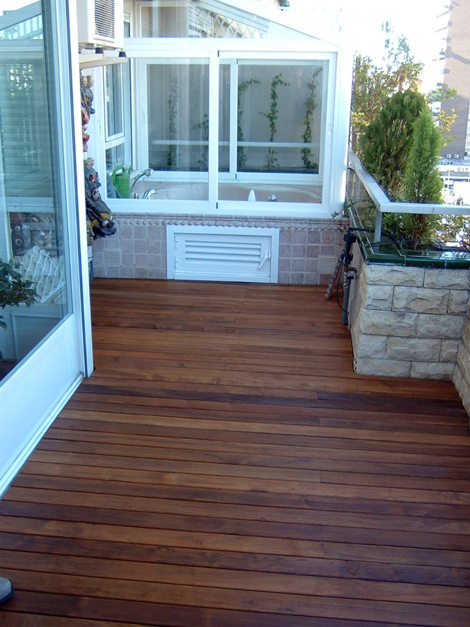 Terraza, tarima y sauna