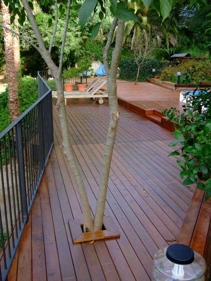 Terraza voladizo en madera