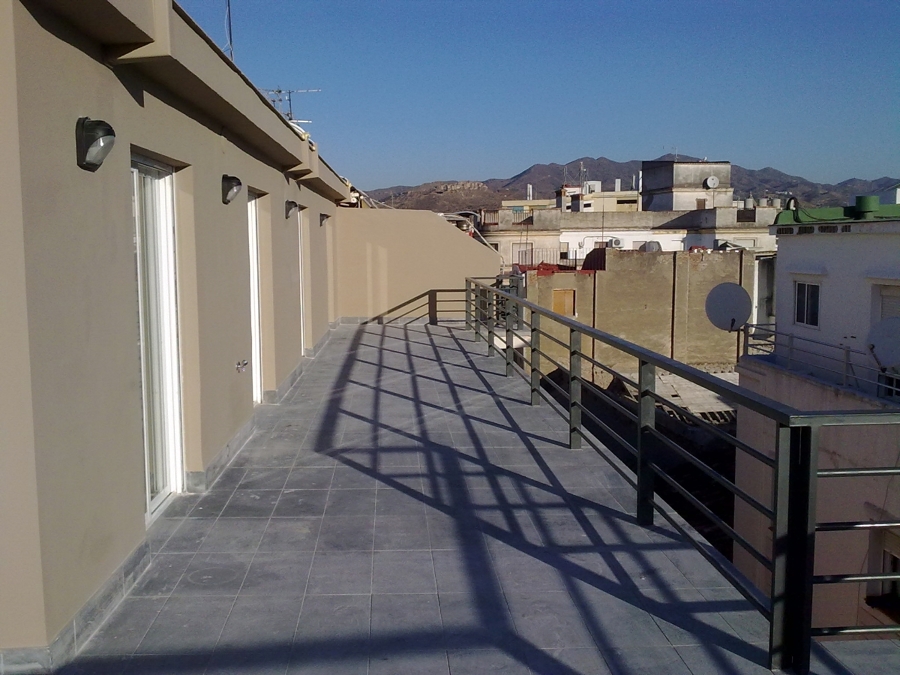 terraza reformada, por innovadecor s.l.