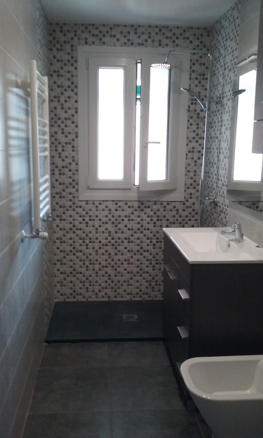 Reforma integral de baño a falta de colocar la mampara