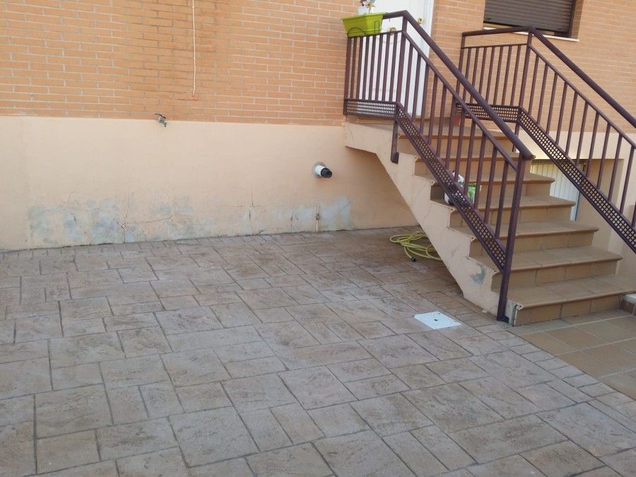 Antes REFORMA DE PATIO A RUSTICO