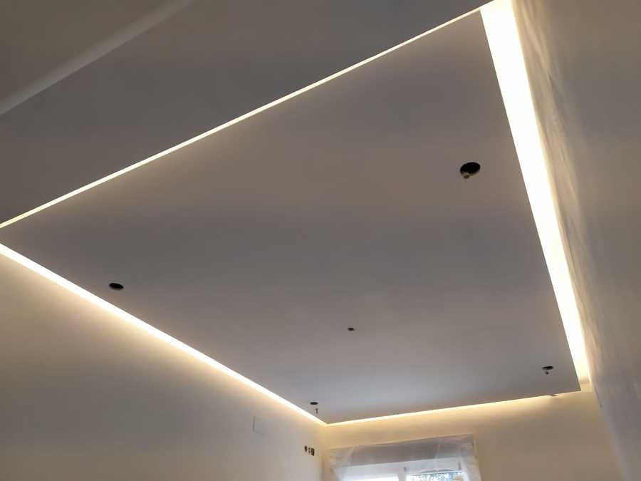 Falso techo de pladur con luz indirecta