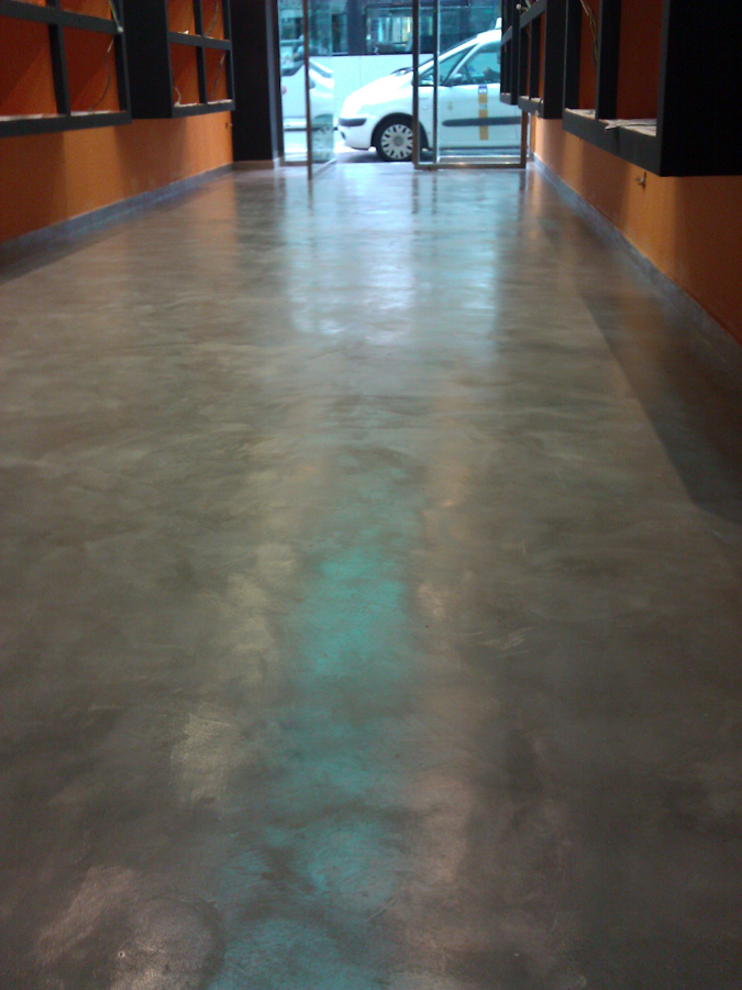 tiena con microcemento