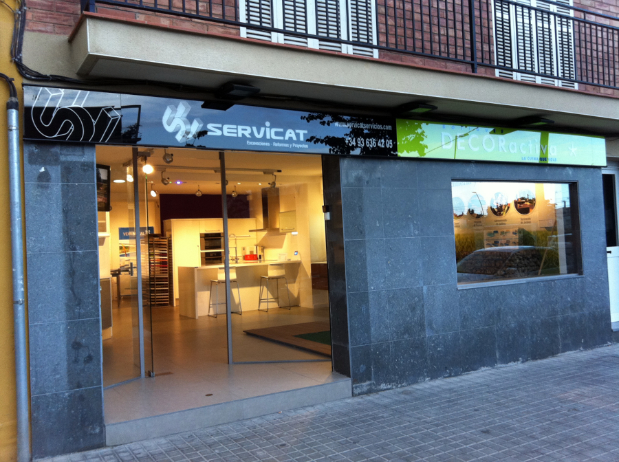 TIENDA CASTELLDEFELS SERVICAT S.L