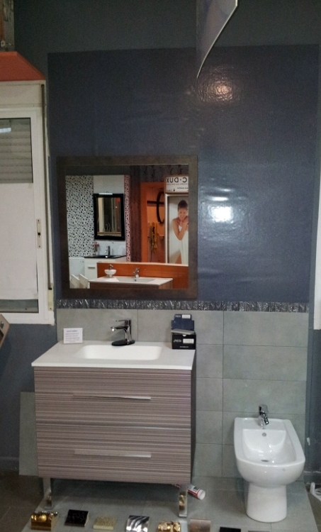 Tienda Ceramica , decoracion y sevicios de Arquitectura e interiorismo y Reforma Sevilla