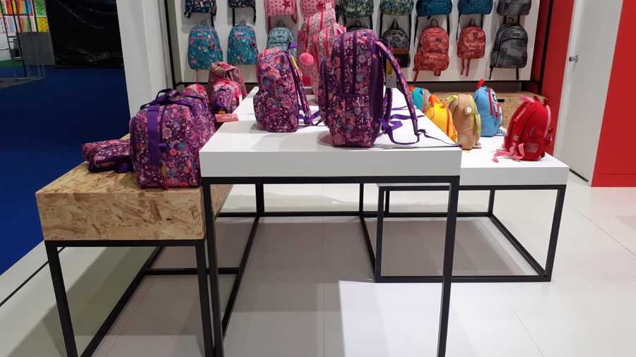 Tienda de maletas en centro comercial