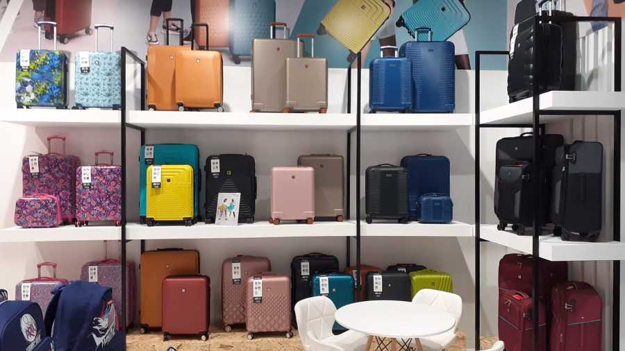 Tienda de maletas en centro comercial