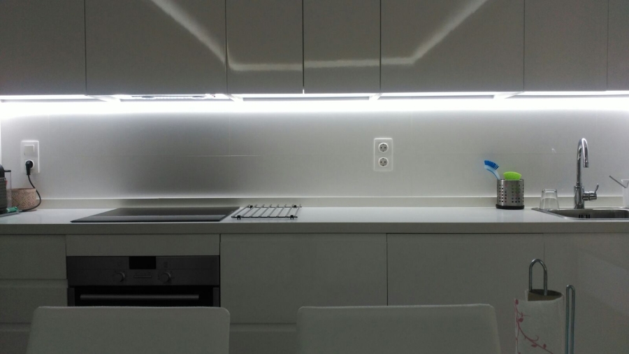 LUZ INDIRECTA LED EN BANCADA