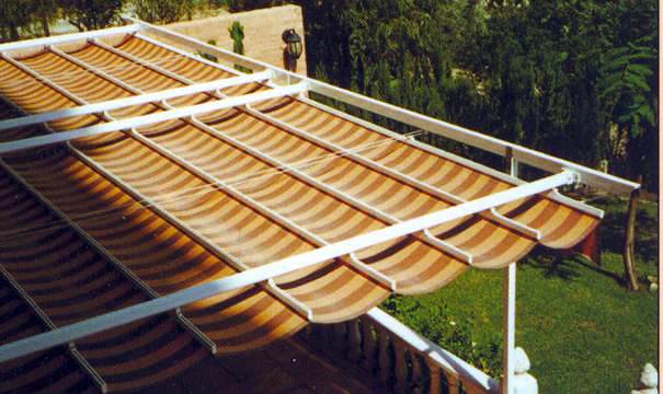 Toldo corredizo.