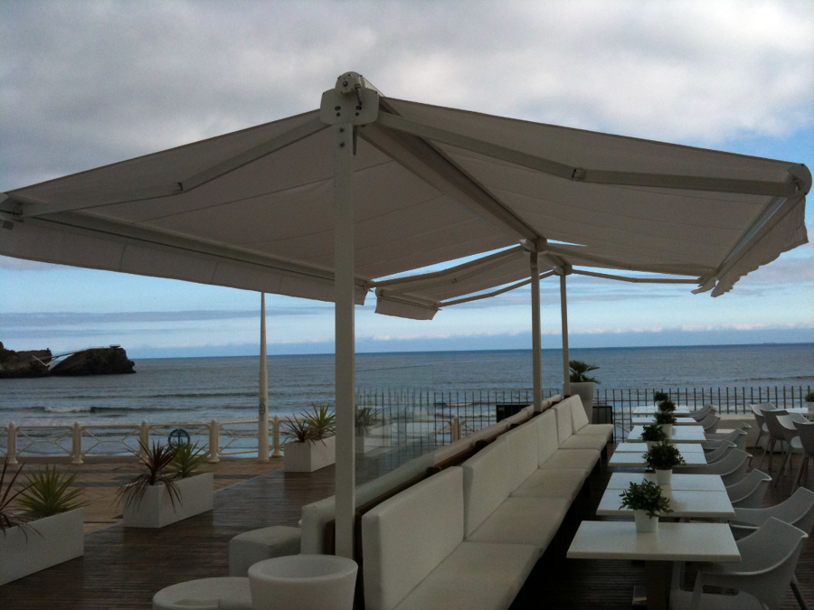 TOLDO DE PORTERÍA DE ALUMINIO