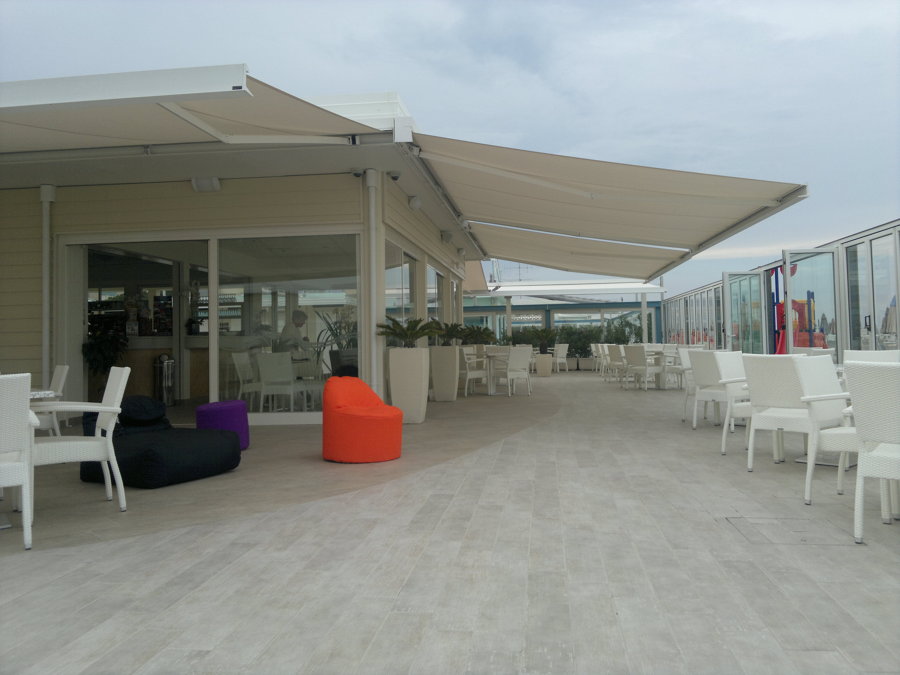 Toldo en restaurante