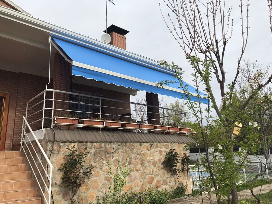 Toldo brazo invisible