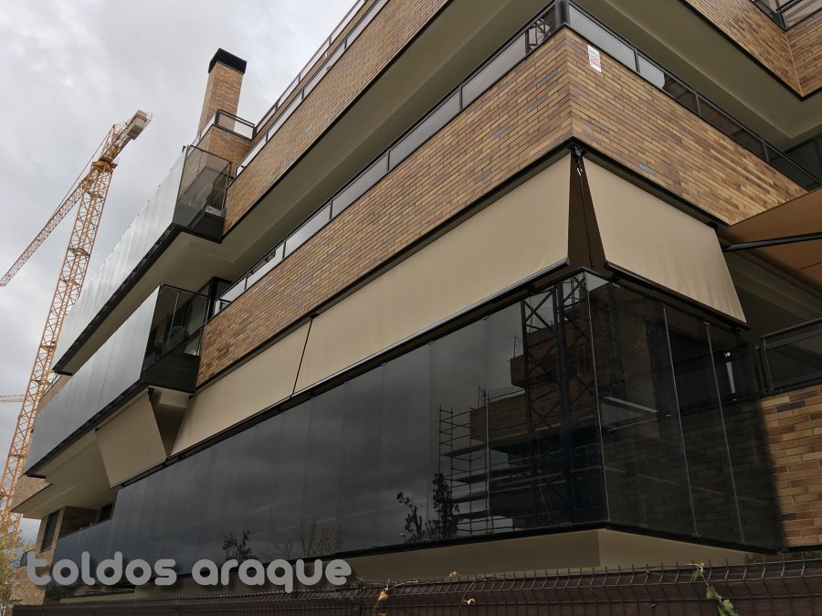 Instalacion de 13 toldos en Pinto - Madrid. 