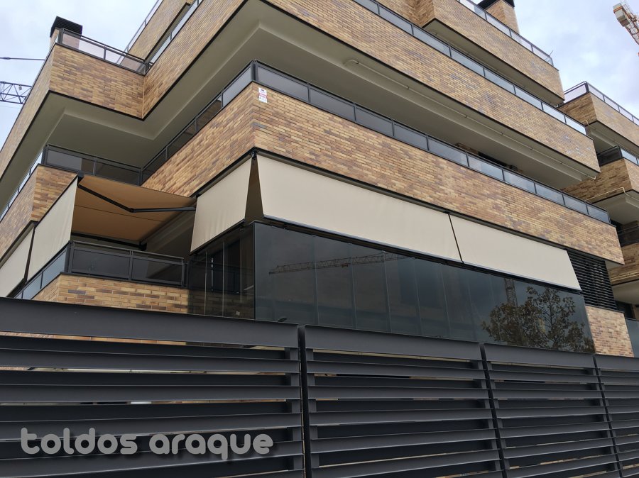 Instalacion de 13 toldos en Pinto - Madrid. 