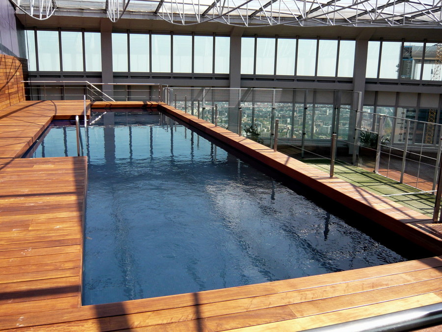 Piscina en planta 54 Torre Espacio