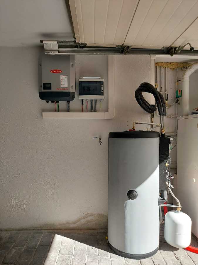 Inversor y depósito agua caliente