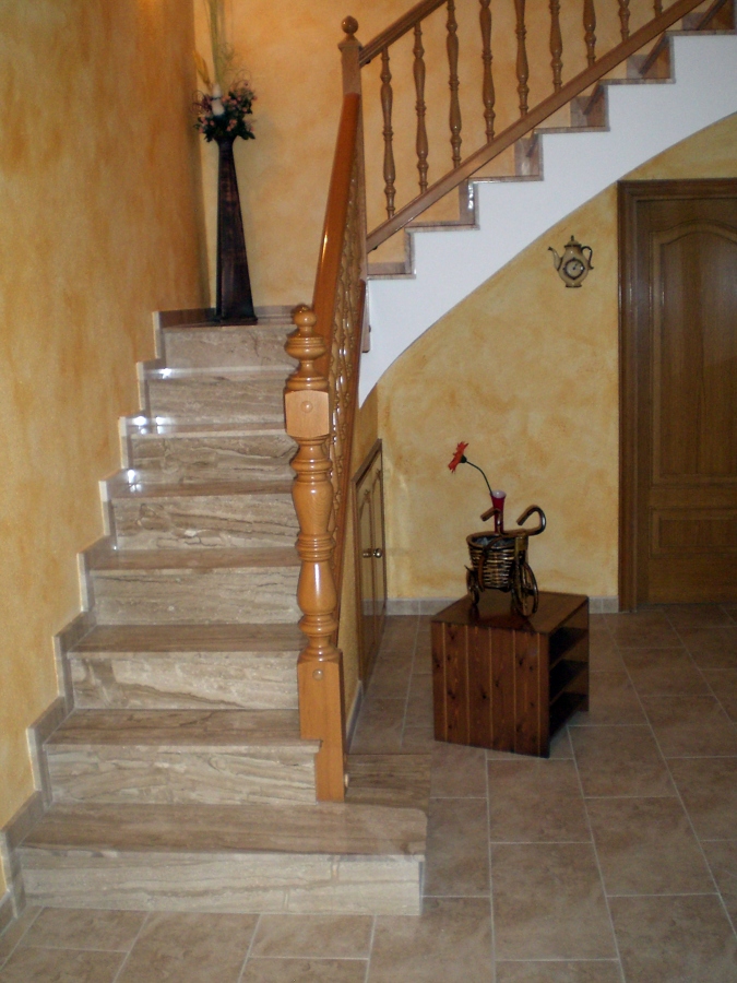 Tot tipus de treballs amb marbres i granits.