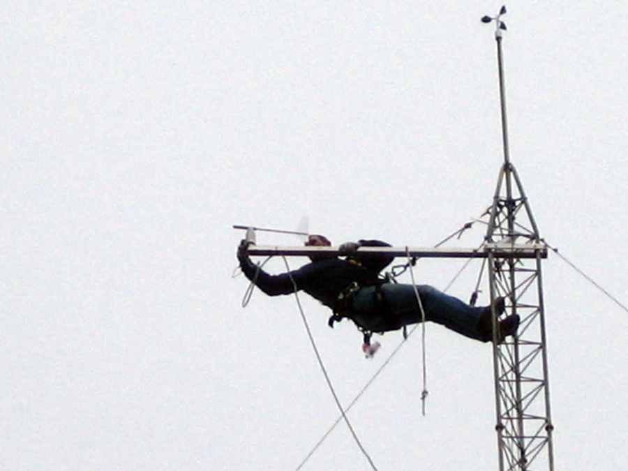 Trabajo en Altura Estación Meteorologica